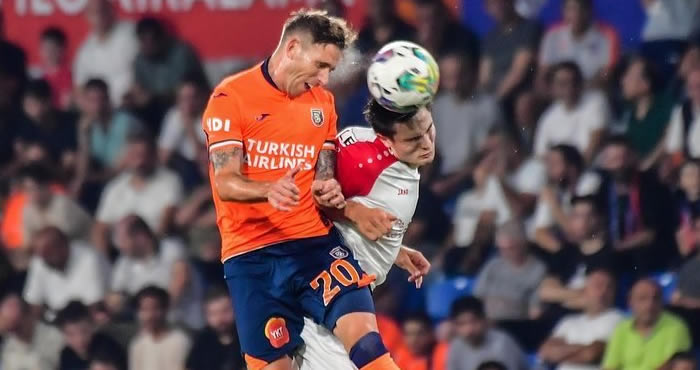Başakşehir turu deplasmana bıraktı
