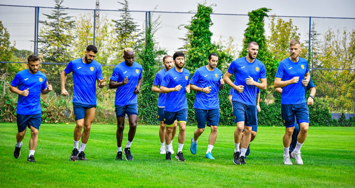 Ankaragücü moralsiz başladı