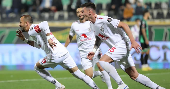 Altınordu'da futbolcu-teknik direktör dönemi