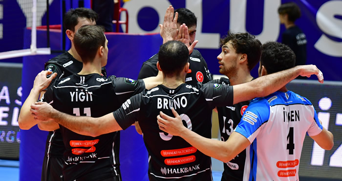 Halkbank kayıpsız gidiyor