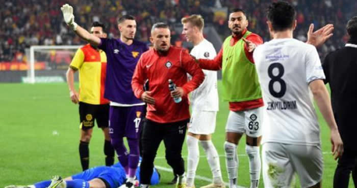 Göztepe-Altay maçı olaylar nedeniyle tatil edildi