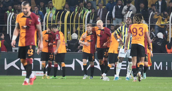 Derbinin kazananı Galatasaray...Fenerbahçe ağır yaralı