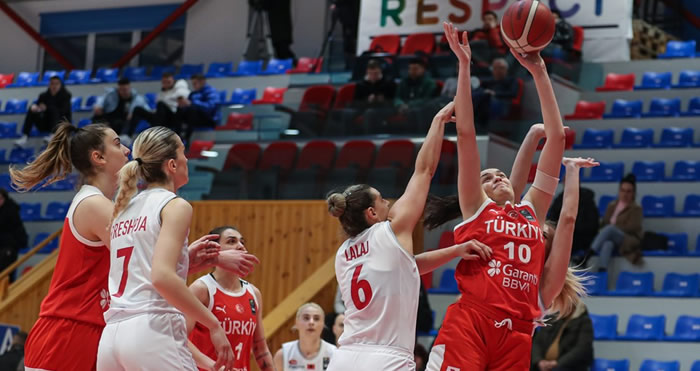 Potanın Perileri Arnavutluk'a büyük fark attı