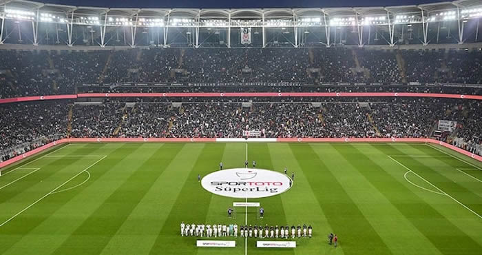Beşiktaş-Antalyaspor maçında 'Hükümet istifa' sesleri... Gözaltılar var...