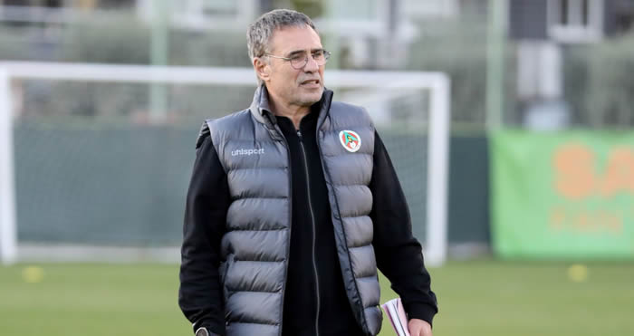 Alanyaspor'da Ersun Yanal ile yollar ayrıldı