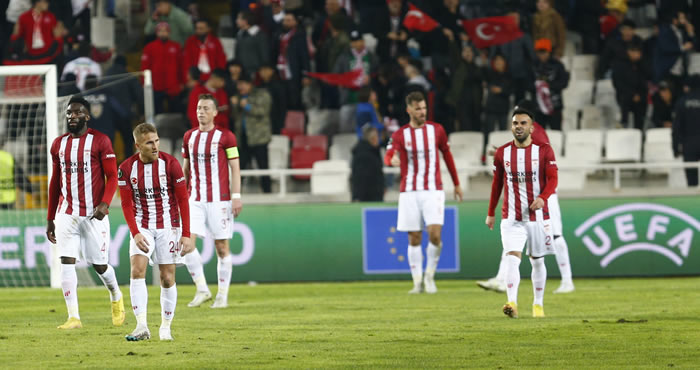 Sivasspor farklı kaybedip Avrupa'ya veda etti