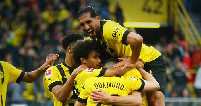 Bundesliga'da Borussia Dortmund zirveyi devraldı