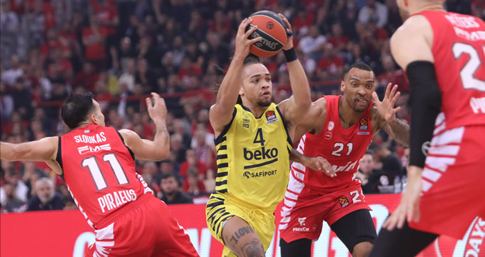 Fenerbahçe saha avantajını ele geçirdi