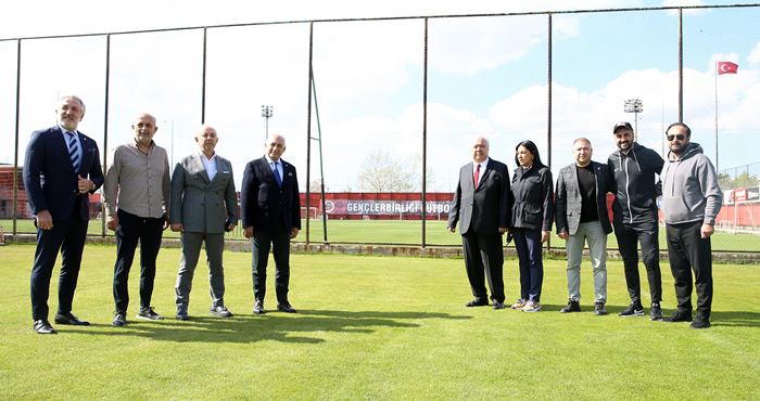 TFF Başkanı Mehmet Büyükekşi Gençlerbirliği'ni ziyaret etti