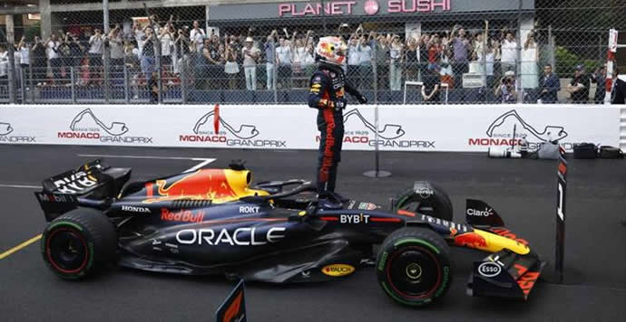 Monaco'da Max Verstappen kazandı