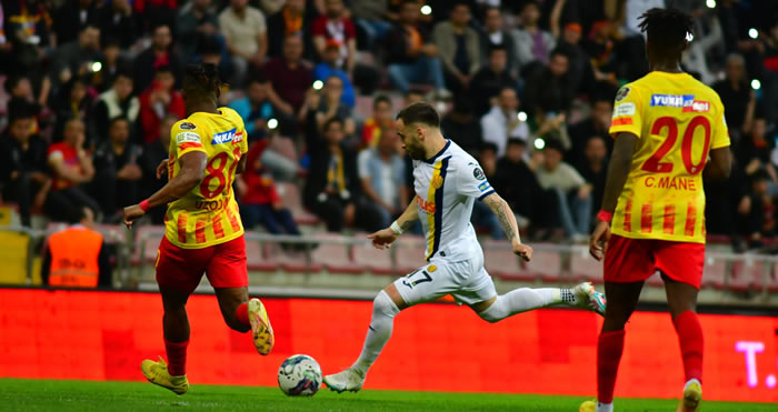 Ankaragücü Kayserispor'u geçti... Ligde kalmayı kutladı