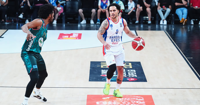 Anadolu Efes 2-0 yaptı