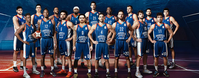 Anadolu Efes şampiyonluğa uzandı