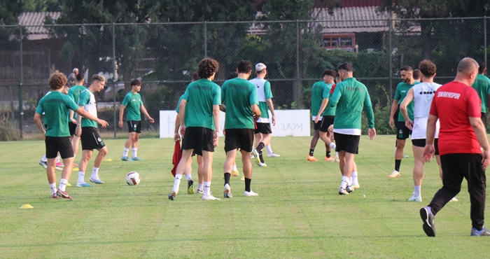 Sakaryaspor Gençlerbirliği taktiklerini çalıştı