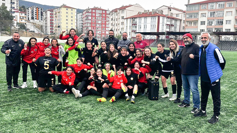 Gençlerbirliği Kadın Futbol Takımı 2. Lig’e çıktı