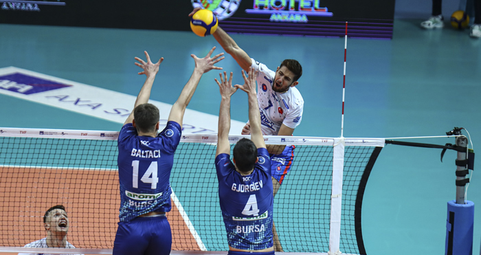 Halkbank kazanmaya devam ediyor
