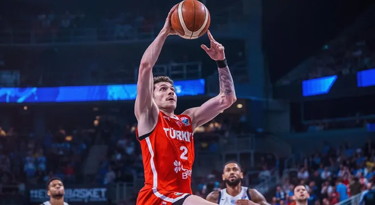 12 Dev Adam'dan müthiş zafer... Yunanistan'ı eze eze finale yükseldiler