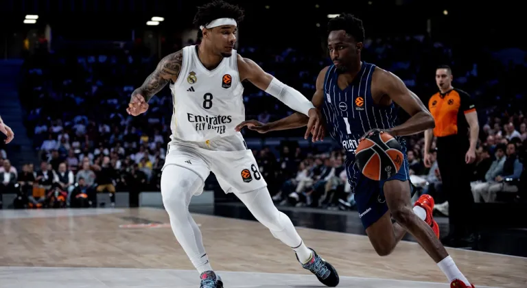Anadolu Efes Madrid’de Dağıldı! Real Madrid Geri Dönüp Kazandı