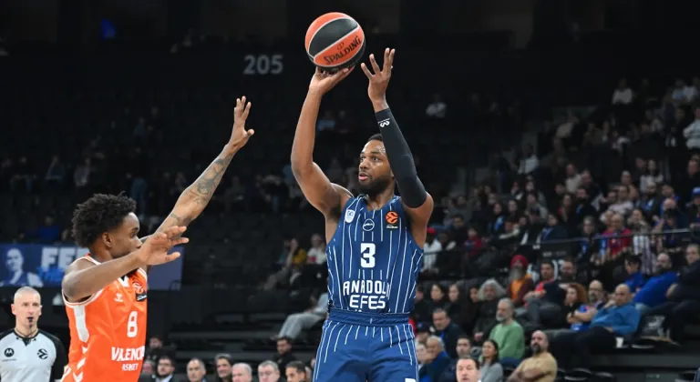 Anadolu Efes’ten EuroLeague’de Galibiyet Hasretine Son Verdi!