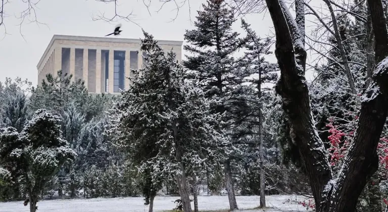 Ankara Valiliği’nden Kar Tatili Açıklaması: Taşımalı Eğitime Ara