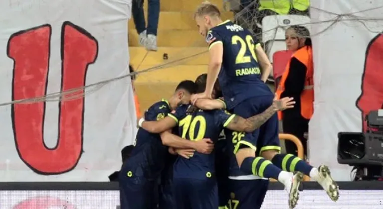 Ankaragücü aradan muhteşem döndü... Antalyaspor'u 2-0 yendi...