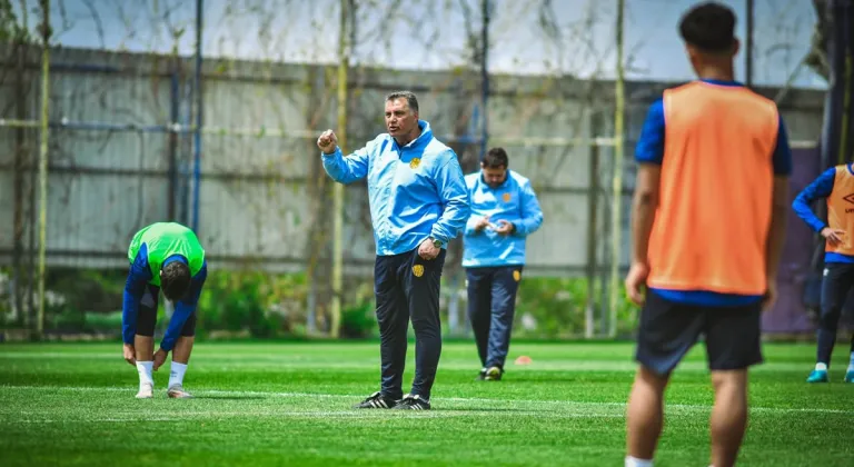 Ankaragücü'nde Mustafa Kaplan'dan futbolculara ödül