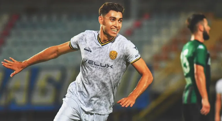 Ankaragücü'nden ayrılmıştı... Yeni takımı ile antrenmanlara başladı