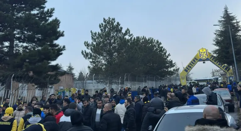 Ankaragücü taraftarı Beştepe'yi yaktı!