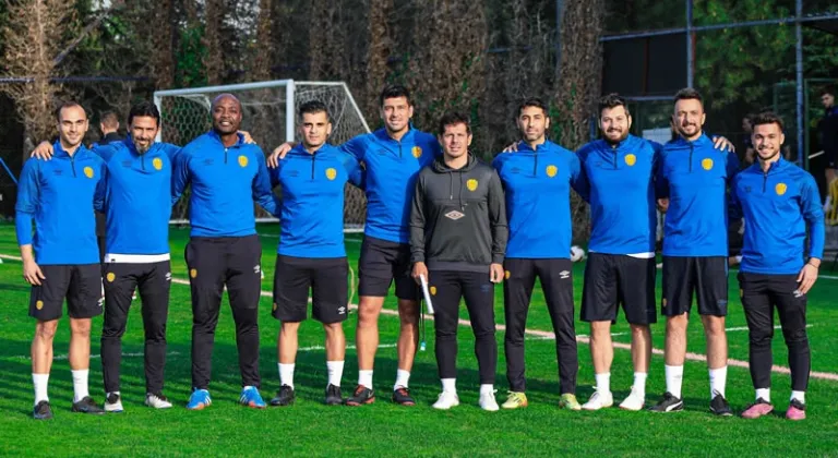 Ankaragücü'nde Emre Belözoğlu'nun yardımcıları açıklandı