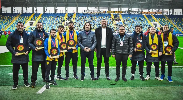 Ankaragücü'nde Pendikspor maçı öncesi ödül töreni