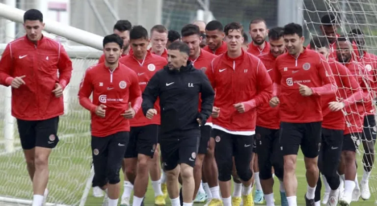 Ankaragücü'nün rakibi Antalyaspor deplasmanda gülemiyor