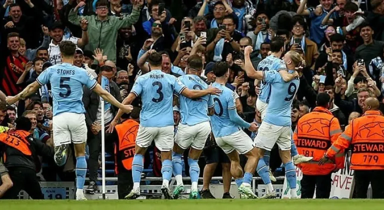 Arsenal yenildi... Manchester City oynamadan şampiyon oldu