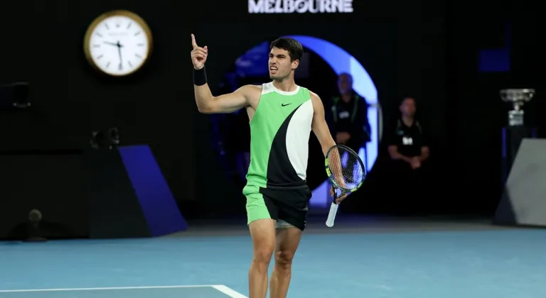 Avustralya Açık’ta Şampiyon Carlos Alcaraz! Djokovic’i Devirip Tarihe Geçti