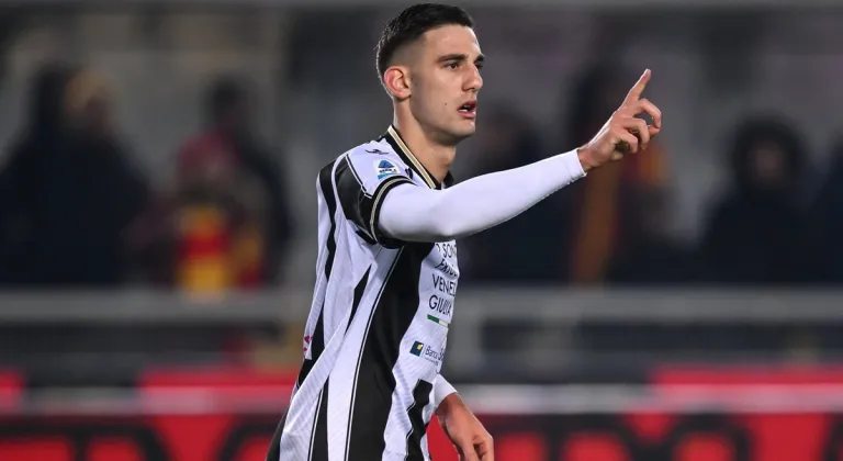 Beşiktaş’ta Forvet Alarmı! Tammy Abraham Giderse Hedefte Lorenzo Lucca Var