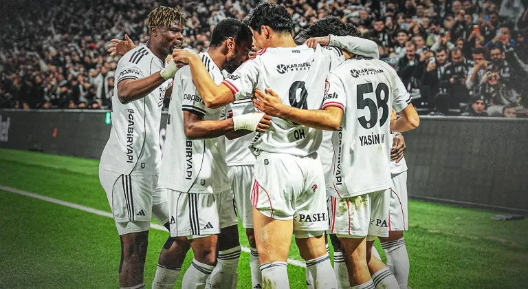 Beşiktaş’tan Kupada Gövde Gösterisi! Rizespor’u 4-1 Yenip Lider Çeyrek Finale Yükseldi