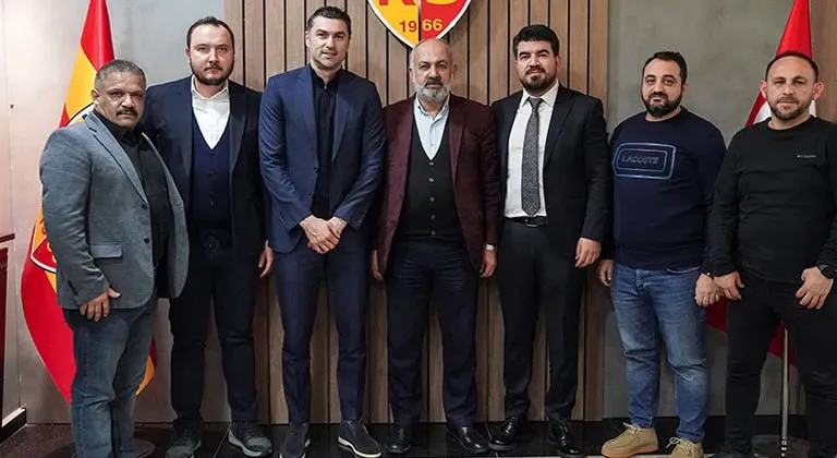 Burak Yılmaz Kayserispor'a imzayı attı
