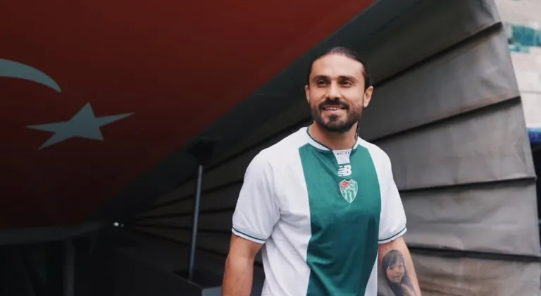 Bursaspor transfere hızlı başladı... Halil Akbunar'ı açıkladı