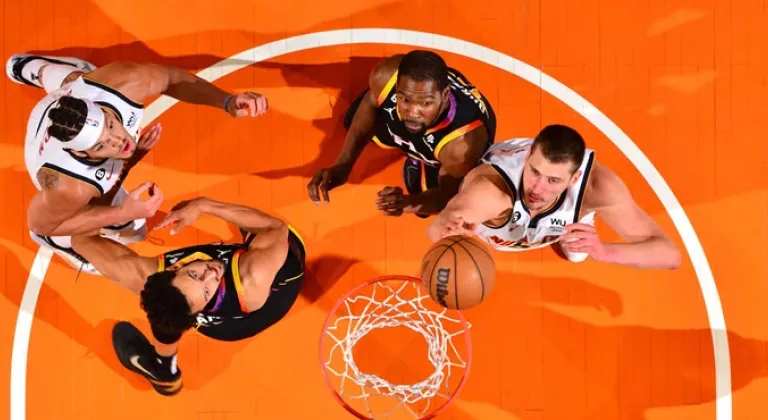 Denver Nuggets ile Los Angeles Lakers finalde