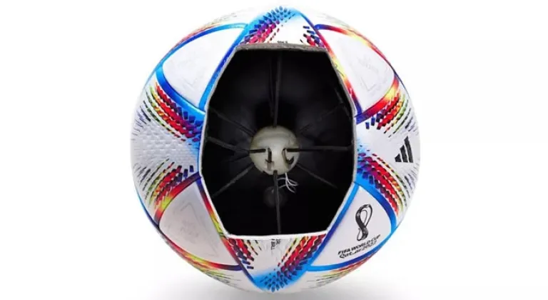 Dünya Kupası'na yapay zekalı top