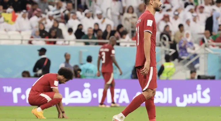 Dünya Kupası'nda ilk elenen ev sahibi Katar oldu