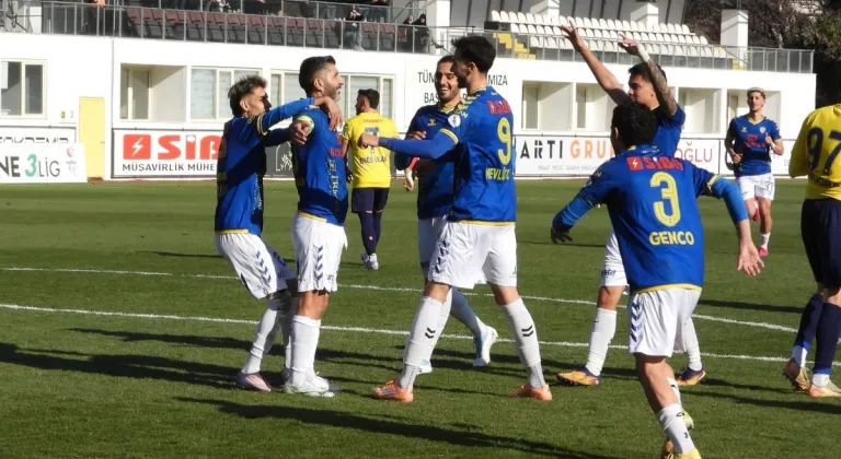 Etimesgutspor'un liderlik keyfi... Küçükçekmece Sinopspor'u devirdiler...