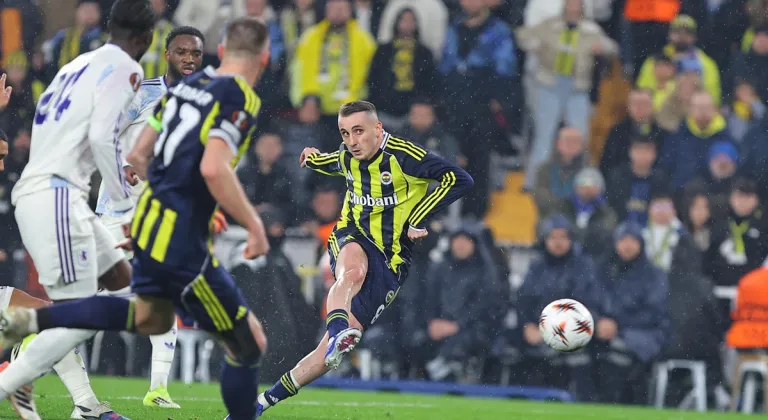 Fenerbahçe Avrupa’da Yoluna Devam Ediyor: Play-off Bileti Cepte