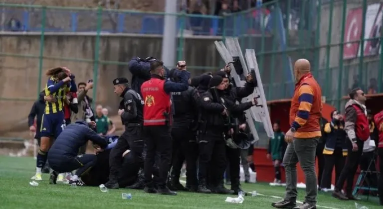 Fenerbahçe Kadın Futbol Takımı Şemdinli’de saldırıya uğradı!