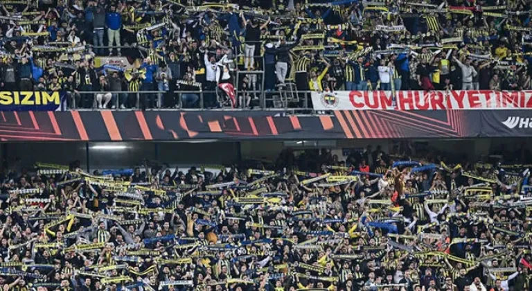 Fenerbahçe taraftarı yine 'Hükümet istifa' tezahüratı yaptı