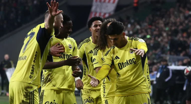 Fenerbahçe’den Tarihi Başarı! Kocaelispor Deplasmanında Üst Üste 3. Galibiyet