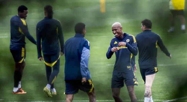 Fenerbahçe’nin Viktoria Plzen maçı kamp kadrosu açıklandı