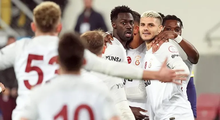 Galatasaray Prag'da tur için sahaya çıkıyor