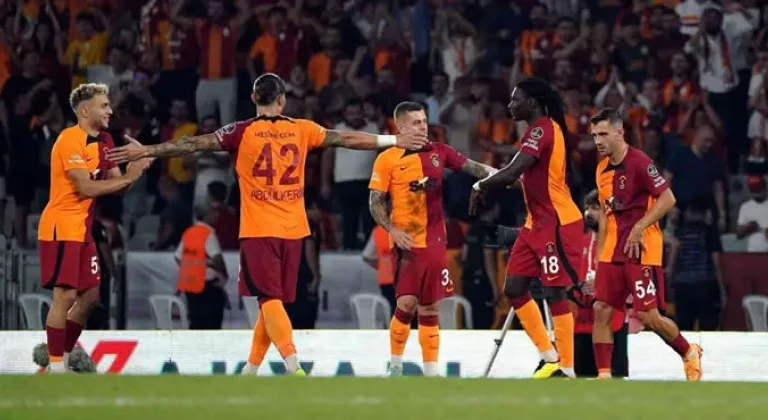 Galatasaray son anlarda güldü