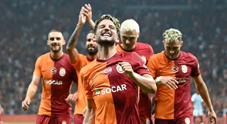 Galatasaray turu Mertens'in füzesi ile yakaladı