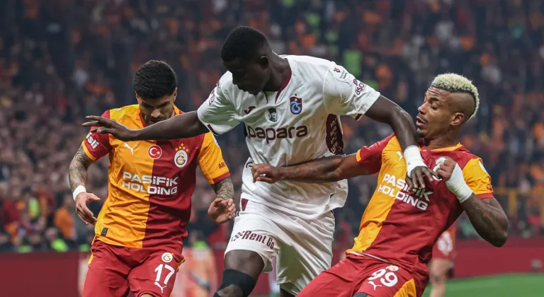 Galatasaray ve Trabzonspor Dev Maçta Puanları Paylaştı